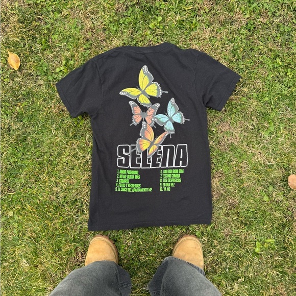 Selena Tour Tee - Picture 2 of 3